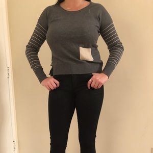 Fitted Yoon Grey and White Sweater (Size M)
